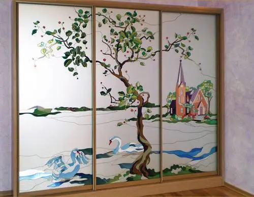 Витражи интерьерные на зеркале