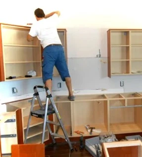 Услуги по сборке, разборке и навесу мебели