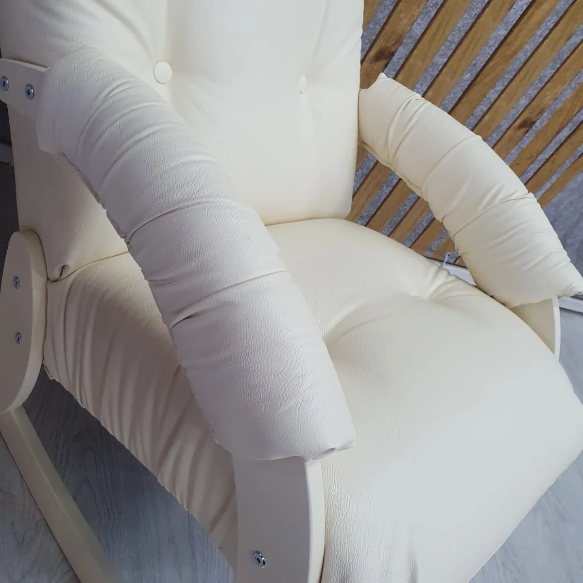 Кресло-качалка Неаполь Модель 11 (Дуб шампань-эмаль/Экокожа Бежевый Dundi 112)