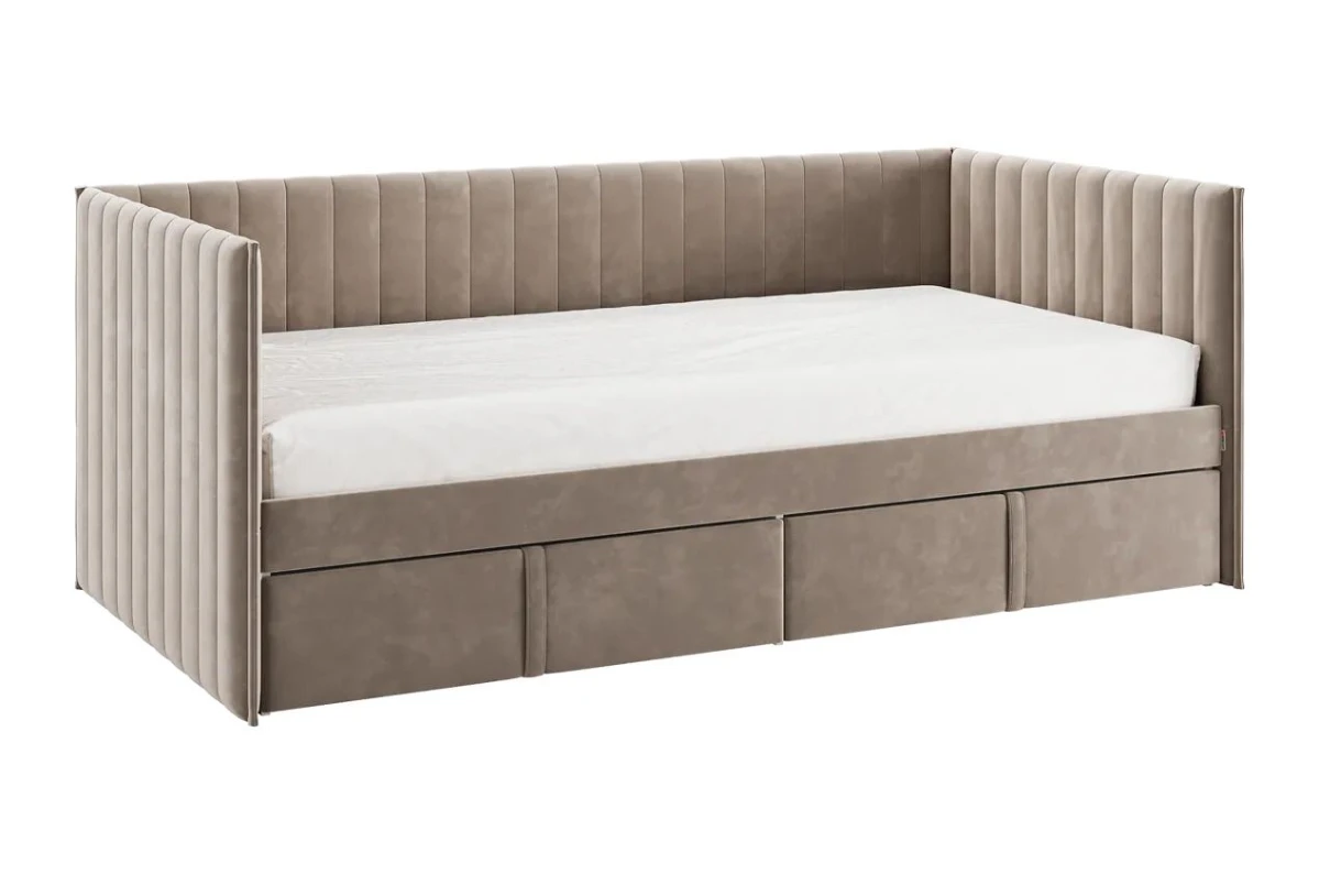 tviks-sofa-s-yashch2