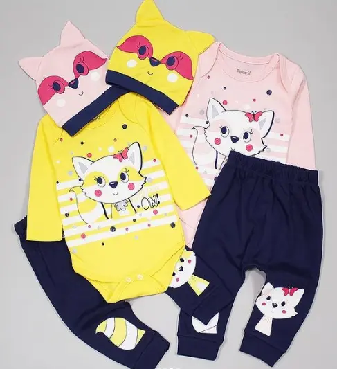Комплект одежды для новорожденных (боди, штанишки, шапочка)