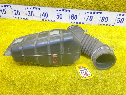 Фото для Патрубок воздушного фильтра TOYOTA LAND CRUISER PRADO/4RUNNER/HILUX HILUX SURF TRJ120W/TRJ125W/TRJ125 2TRFE 2006 (б/у)