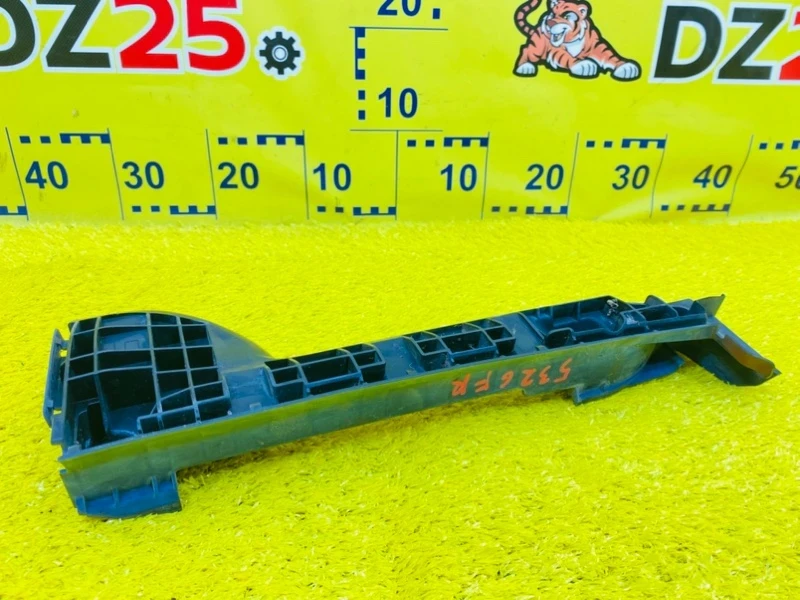 Фото для Крепление бампера TOYOTA HIACE/REGIUS ACE KDH206V 1KDFTV 2008/Цвет 1E7 перед. прав. (б/у)