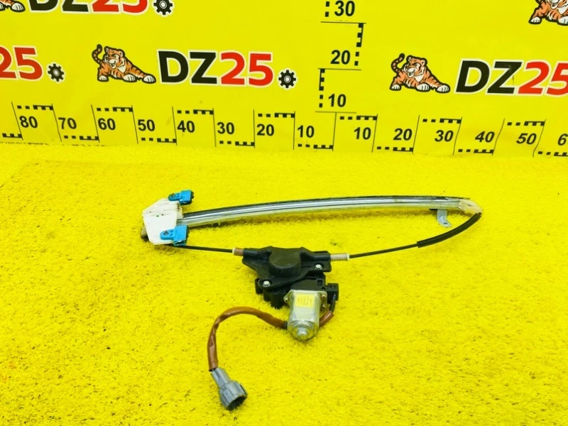 Фото для Стеклоподъемник INFINITI QX56 JA60 VK56DE 2004/Цвет G10 перед. прав. (б/у)