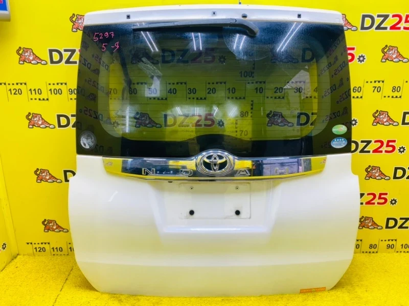 Фото для Дверь 5я TOYOTA NOAH ZRR85W 3ZRFAE 2014/Цвет 070 задн. (б/у)