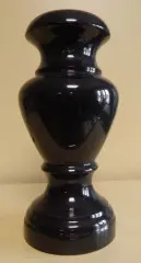 Фигурная ваза из черного гранита 